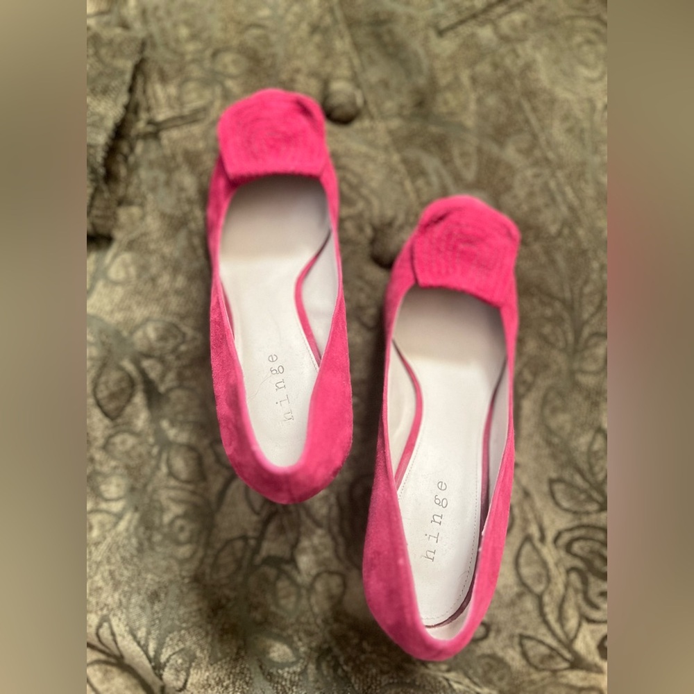 Hinge Brand Suede Leather Pumps - Picture 6 of 6